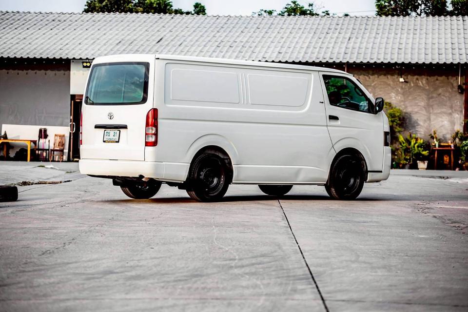 Toyota Hiace 2.5 ดีเซล M/T โม่งน้อย ปี 2007 สีขาว 5