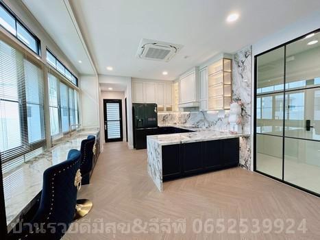 ตกแต่งให้พร้อม บ้านเดี่ยวหลังใหญ่ นันทวัน พระรามเก้า-กรุงเทพกรีฑาตัดใหม่ แลนด์แอนด์เฮ้าส์ สะพานสูง กรุงเทพมหานคร 4