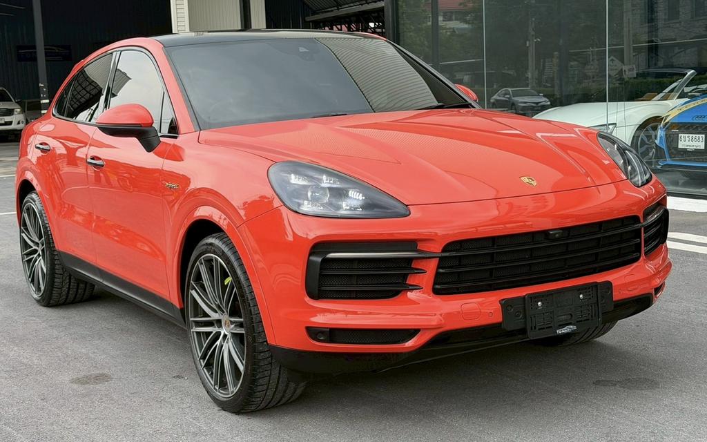 Porsche Cayenne Coupe E-Hybrid 2020 สีส้ม Lava Orange รูปที่ 3