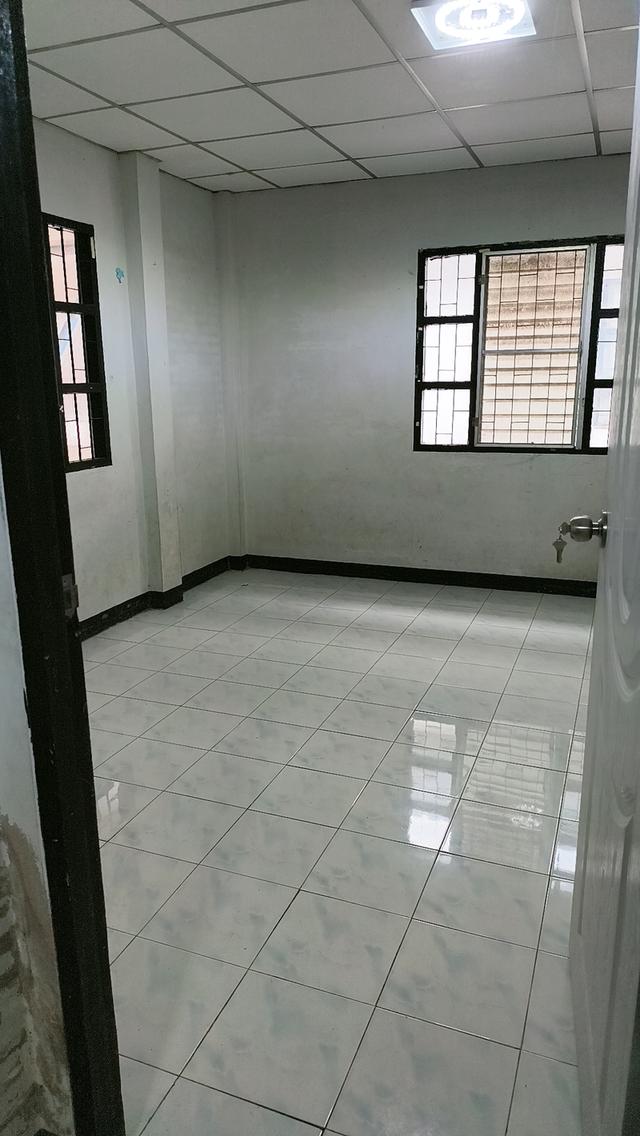 บ้านแฝด2ชั้น​ หมู่บ้านพระปิ่น8​ ต.แพรกษาใหม่​ จ. สมุทร​ปราการ​ 10