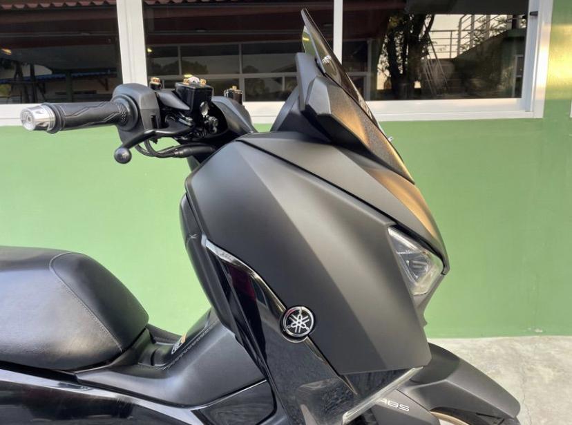 YAMAHA XMAX 300 สีดำเท่สุดๆ 3