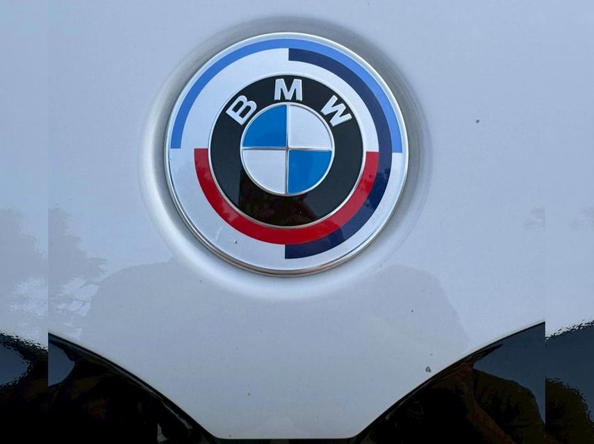 รถเข้าใหม่! BMW X4 xDrive20d M Sport LCI (2023) สีขาว เบาะแดง พร้อม LOGO 50 ปี 12