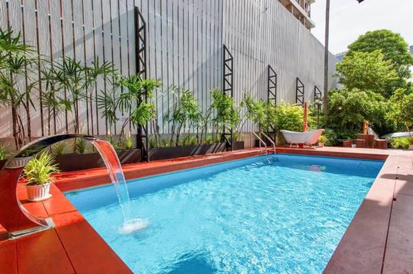 รูป URGENT Private Luxury Pool Villa for RENT near BTS / MRT 400 sqm. Private Pool Villa House 1