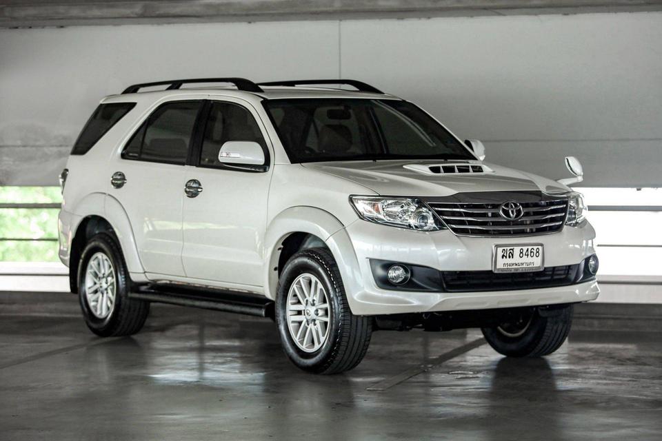 TOYOTA FORTUNER 3.0 V 2WD 2012SUV 7 ที่นั่ง เครื่อง 3000 VNT แรง ทน ซ่อมง่าย