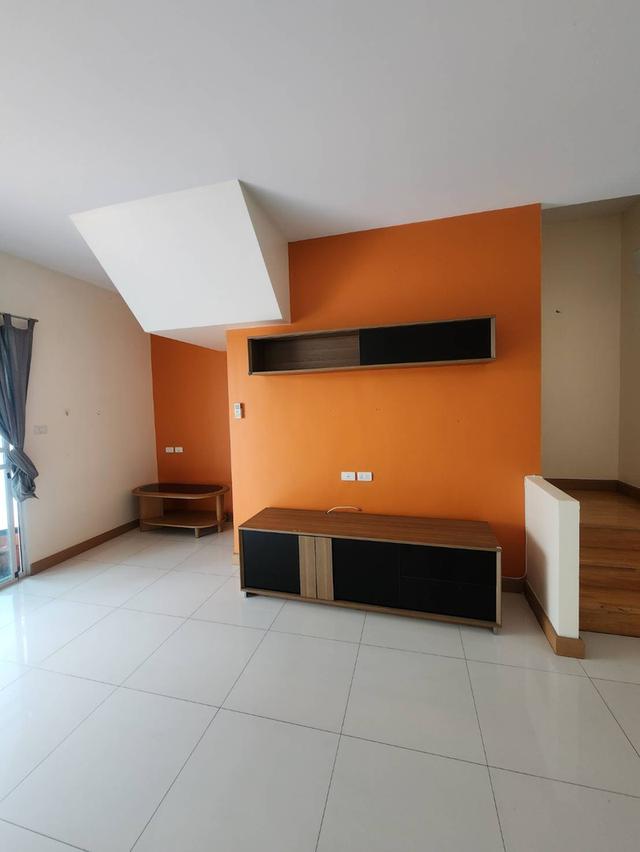 ปล่อยเช่าทาวน์โฮม 2 ชั้น 11