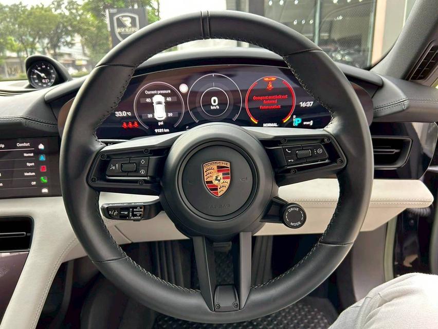 Porsche Taycan Cross Tourismo ปี22 9