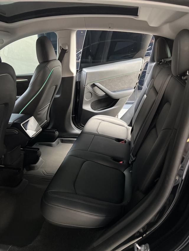 2023 Tesla Model Y Long Range 10