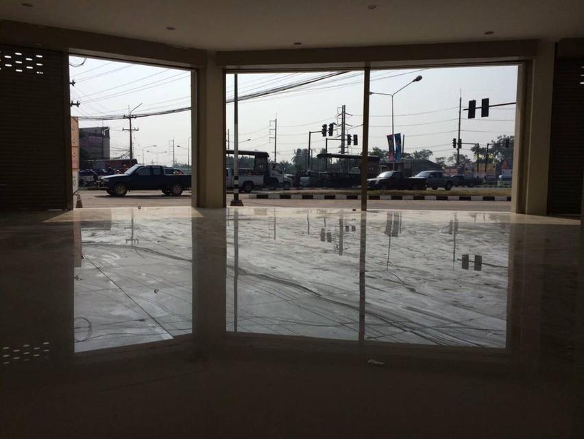 ขายอาคารพาณิชย์สามชั้น 2 คูหา ห้องหัวมุม แยกหนองตาโพน อ.เมือง จ.อุบล 86 ตรว. ตึกใหม่ไม่เคยเข้าอยู่ 10