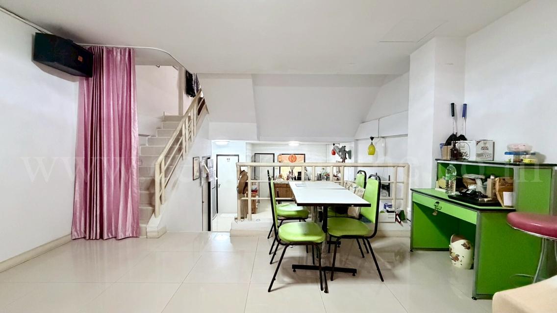 ทาวน์เฮ้าส์ เค.ซี. รามอินทรา 6 พระยาสุเรนทร์ 45 หน้าบ้านไม่ชนใคร 5