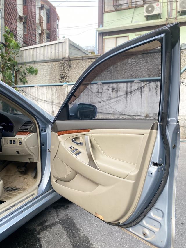 🚗 ขาย Toyota Camry ปี 2010 รถบ้านสภาพดี ใช้งานน้อย! 💰 ราคาเพียง 259,000 บาท (ต่อรองได้ เจ้าของใจดีมาก!) 9