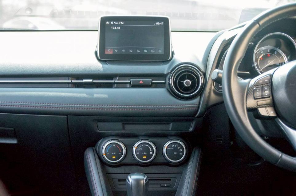 Mazda2 1.3 High Connect 5 ประตู สีแดง ปี 2017 17