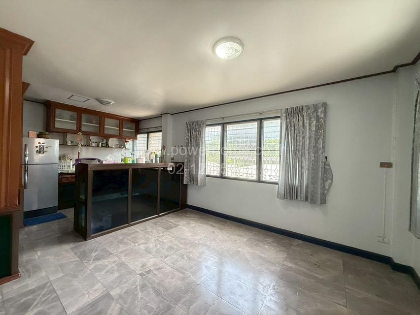 บ้านกฤษดานคร 16 ถนนบรมราชชนนี แขวงศาลาธรรมสพน์ เขตทวีวัฒนา กรุงเทพมหานคร 9