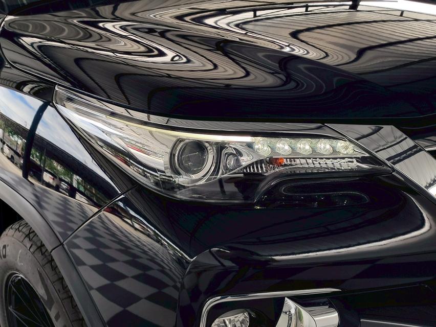 Toyota New Fortuner 2.4 V 2WD ปี 2018 7