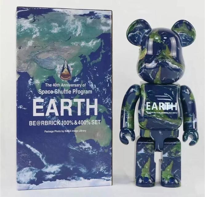 Bearbrick 400% New Earth  1