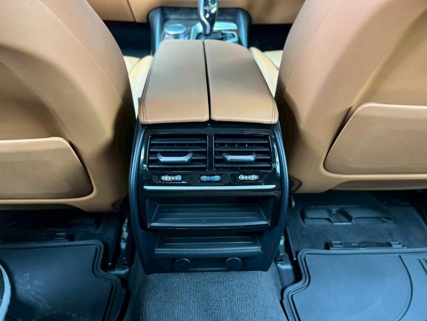 ปี 2018 BMW SERIES 5, 520d SPORT รถบ้าน เซอร์วิสศูนย์ทุกระยะ รูปที่ 16