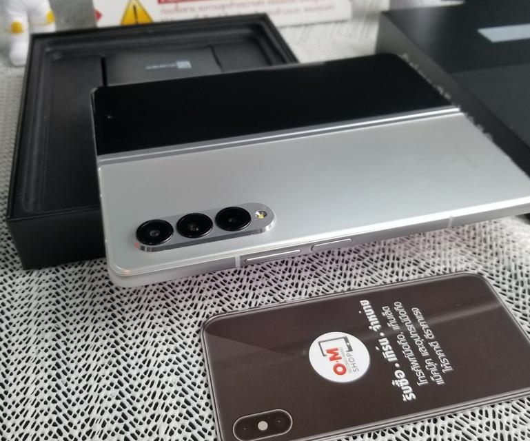 ขาย/แลก Samsung Z Fold3 5G 12/256GB Silver ศูนย์ไทย ประกันศูนย์08/2565 สภาพสวยมากๆ 44,900 บาท  2