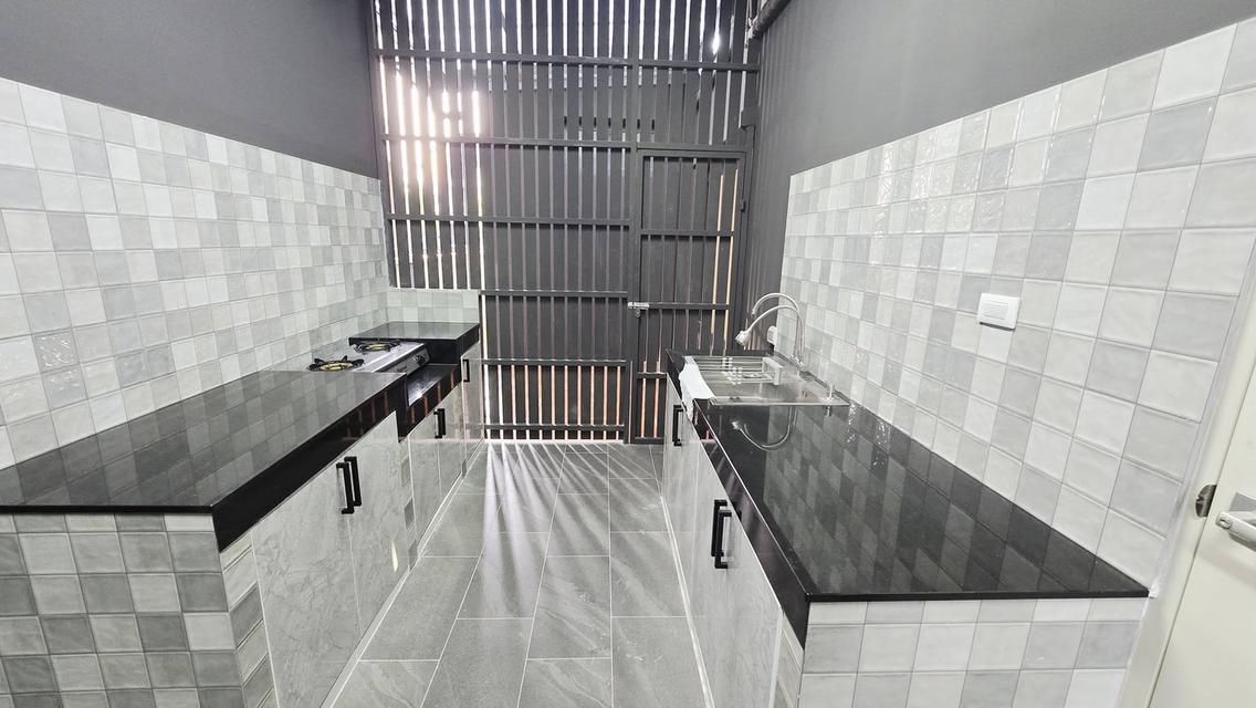 ให้เช่าบ้านหรู สามชั้น บ้านกลางเมือง ดิอิดิชั่น บางนา  พร้อมลิฟท์ 18