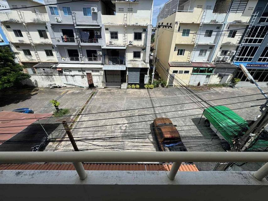 ขายอาคารพาณิชย์ 3 ชั้น 2 คูหาติด หลังมุม ทำเลดี เดินทางสะดวก อำเภอบางละมุง จังหวัดชลบุรี 12