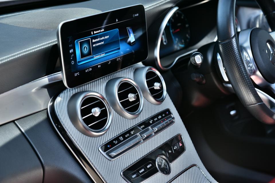 🎊"TOP OPTION เพียง 60,000 กิโล C220D ดีเซล AMG DYNAMIC ทะเบียนคืน"สีดำ🎊⚡ รูปที่ 18