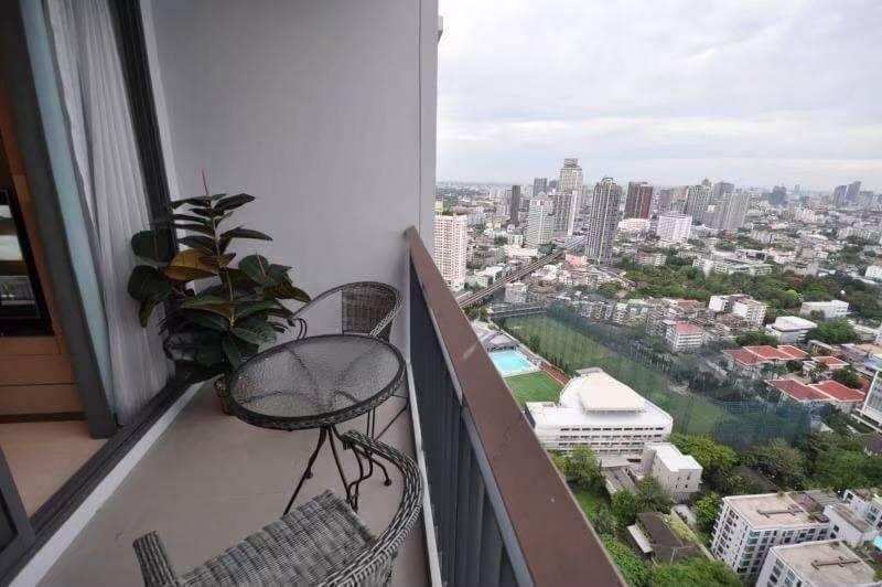 Sale / Rent Rhythm Sukhumvit 42 35th floor 80 sqms 2 bedrooms 2 bathrooms Fully furnished Rent​ 72,000​ baht Price. 18,900,000 baht  10