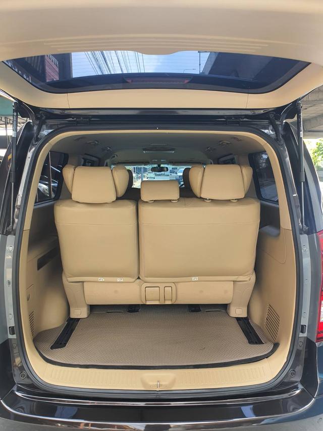 Hyundai H-1 2.5 Deluxe ปี 2019 สีน้ำตาลดำ รถมือ1 เช็คศูนย์ 10