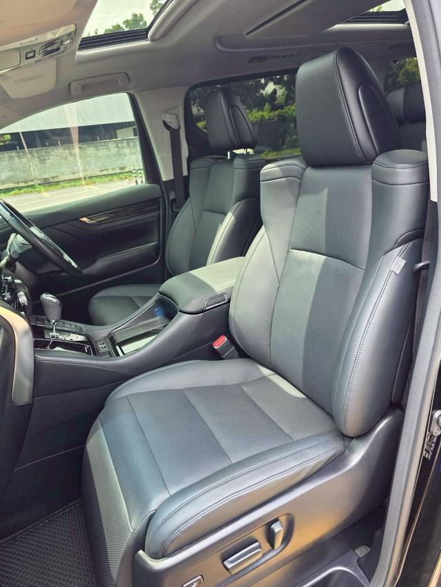 Toyota ALPHARD 2.5SC PACKAGE สีดำ ปี 2021 ไมล์ 40,000 กม.  9
