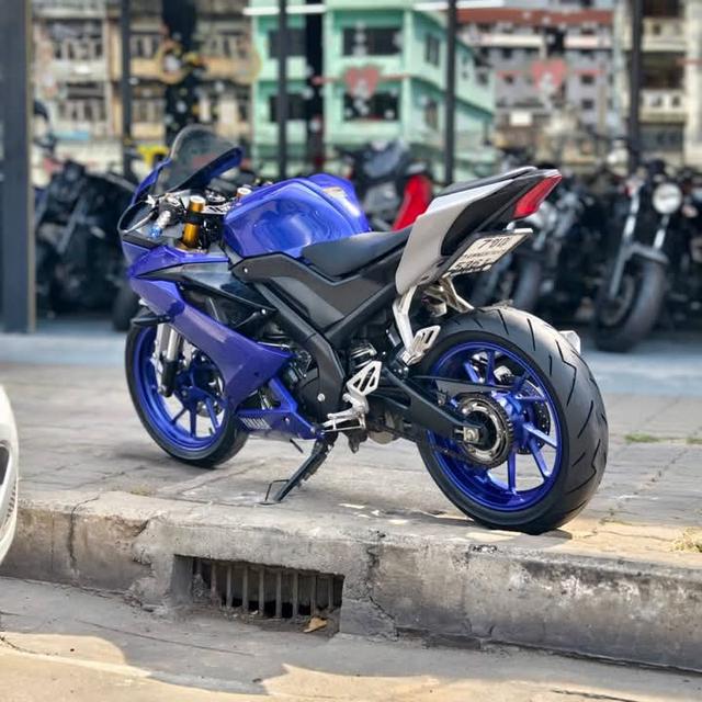 Yamaha R15 สีน้ำเงิน 3