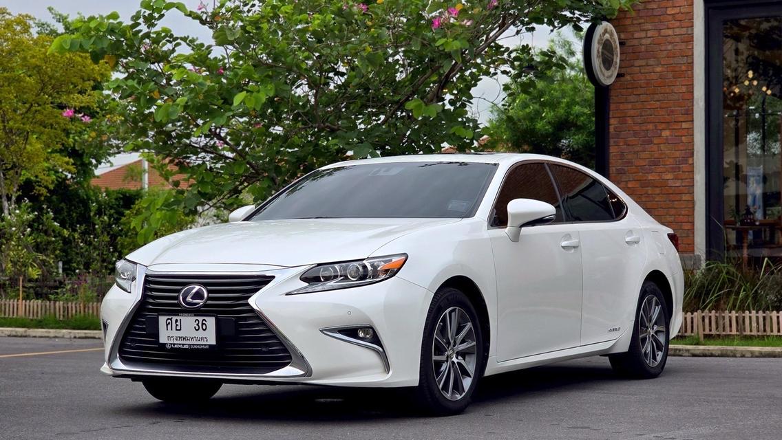 รหัสรถ WB36 Lexus ES300h ปี 2015