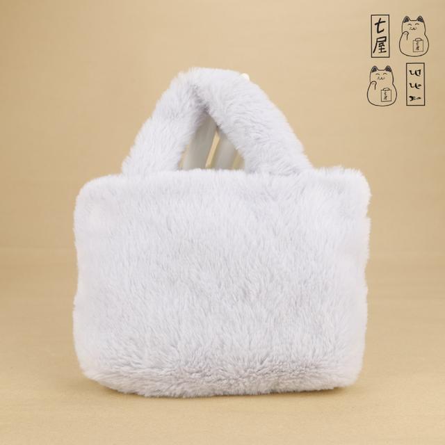กระเป๋าถือรูปสัตว์ กระต่าย สีเทา 🐰 Animal Plush Handbag ・Rabbit Design・Gray Fluffy ~ Standard・Mini Tote Bag 22 cm ~ DAISO JAPAN ❄️✨ รูปย่อยที่ 3