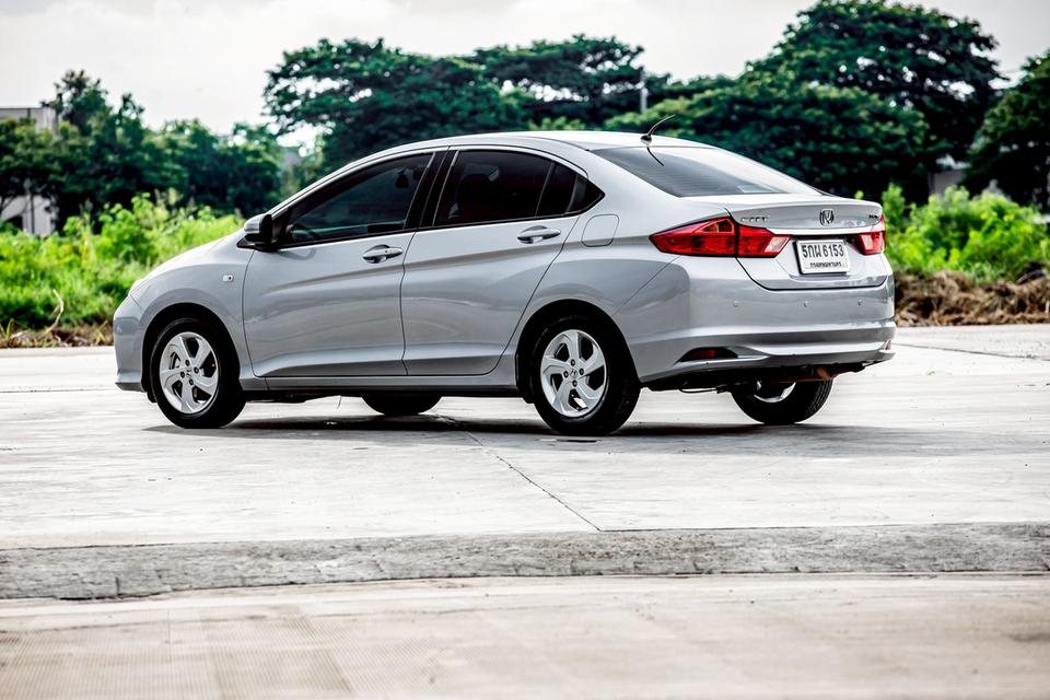 Honda City 1.5S ปี 2017 สีเทา มือเดียวป้ายแดง  9