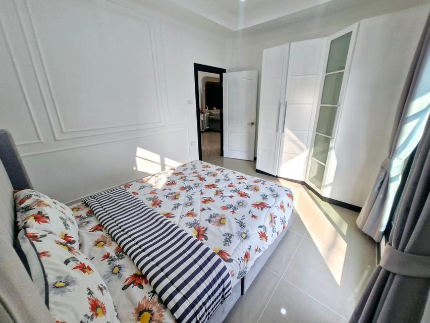 For rent pool villa Pattaya Land and house