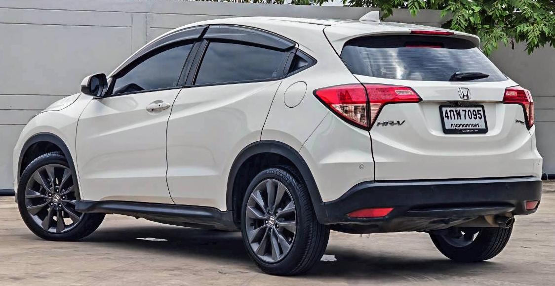2015 HONDA HR-V 1.8E 14