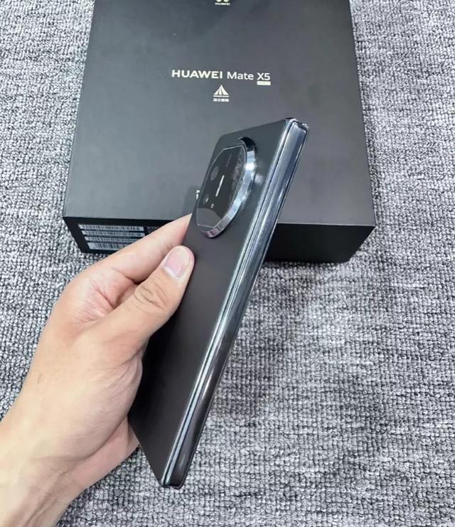 โทรศัพท์ huawei mate x5  2