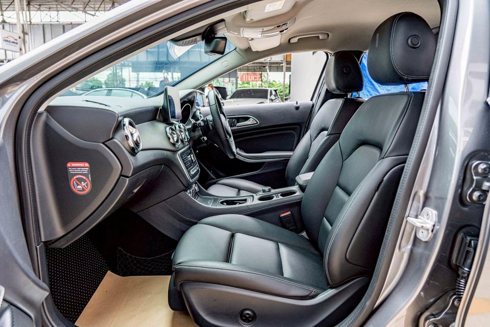 รหัสรถ NP3429 BENZ GLA200 URBAN 2018 14