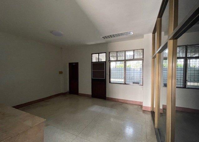 ให้เช่าทาวน์โฮม 4 ชั้น / พหลโยธิน 32 เสนานิคม 1 ซอยต้น ๆ เข้าซอย 100 เมตร / จอดรถ 2-3 คัน 4