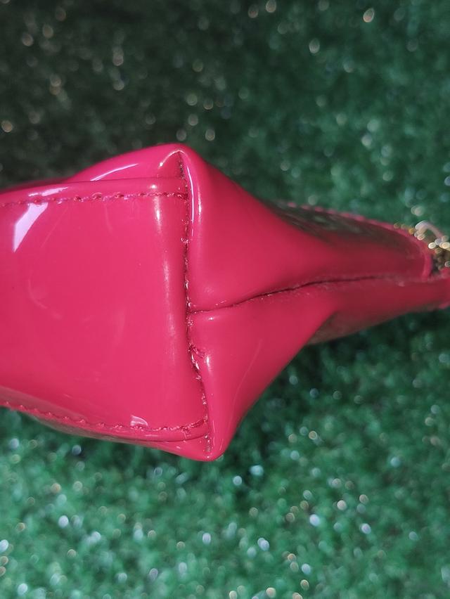 Yves Saint Lauren 8