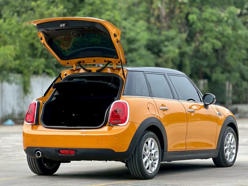 รหัสรถ PAT8003 Mini Cooper D 5-Turer RHD ปี 2017 สีส้ม (F55) 6