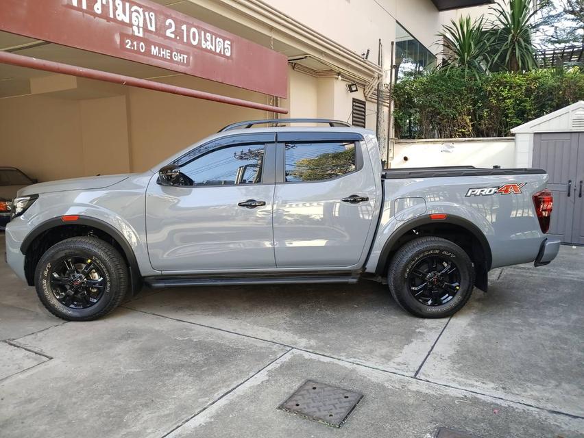 รถกะบะนิสสัน Navara มือสอง ปี 2024 รูปที่ 4