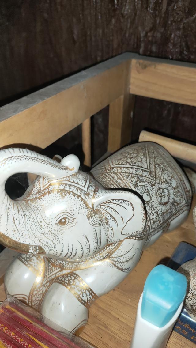 ช้างเซรามิกลายเส้นทองแท้