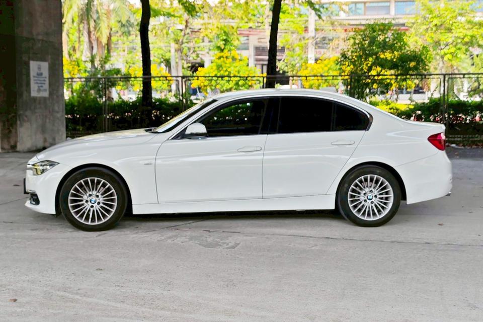 🚗 BMW 320i Luxury F30 AT ปี 2018 รูปที่ 9