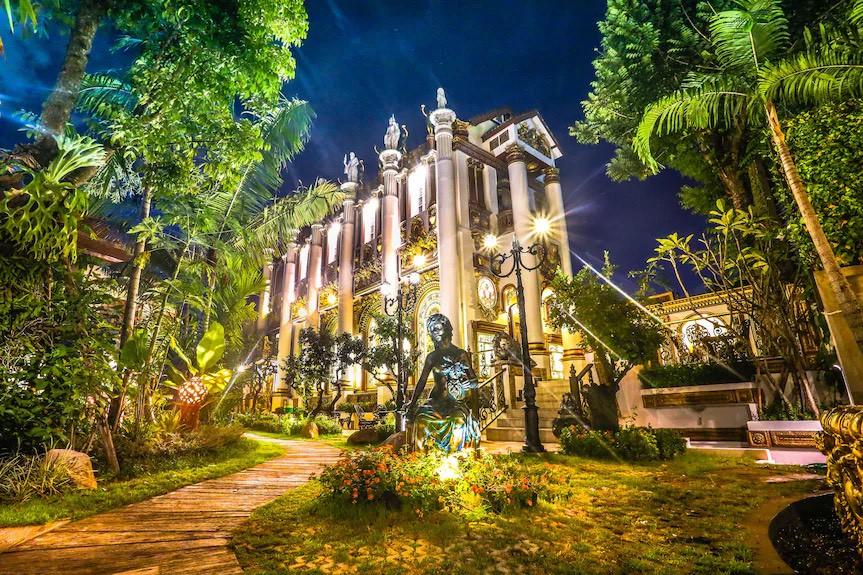 โรงแรมหรูสไตล์เรเนสซองค์ ที่เดียวใจกลางเมืองเชียงใหม่มูลค่า 300 ล้านขายเพียง 170 ล้าน เท่านั้น 1