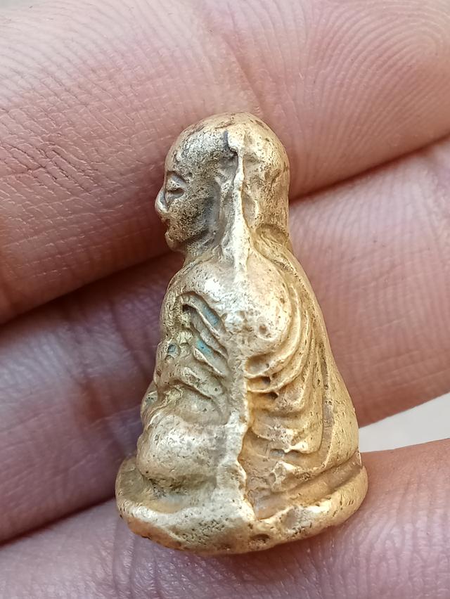 รูปหล่อหลวงพ่อเงิน พิมพ์ขี้ตา 3