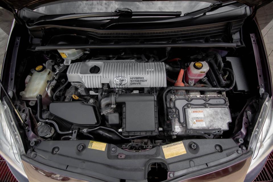 Toyota Prius 1.8 เบนซิน-ไฟฟ้า ไม่มีช้ำ เครื่องดี เงียบ ขับลื่นฟินมากค่ะ   6
