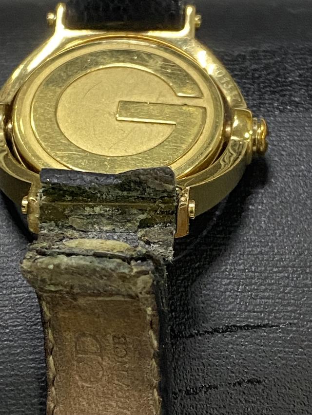 นาฬิกาข้อมือผู้หญิง GUCCI 2