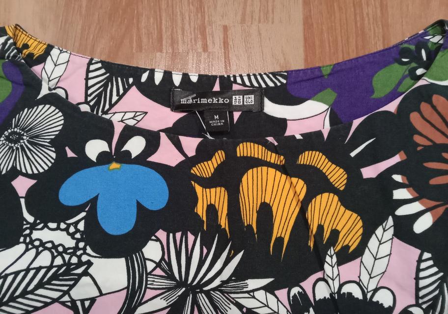 marimekko x UNIQLO เสื้อแขนกุดทรงครอป ลายดอกสีสดใส ไม่ซีดเก่า ผ้าคอตต้อน สภาพดีมาก ไม่มีตำหนิ รูปย่อยที่ 3