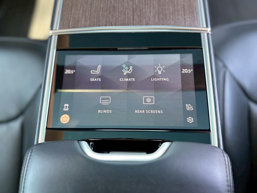 Land Rover LWB autobiography สีเดิมทั้งคัน 13