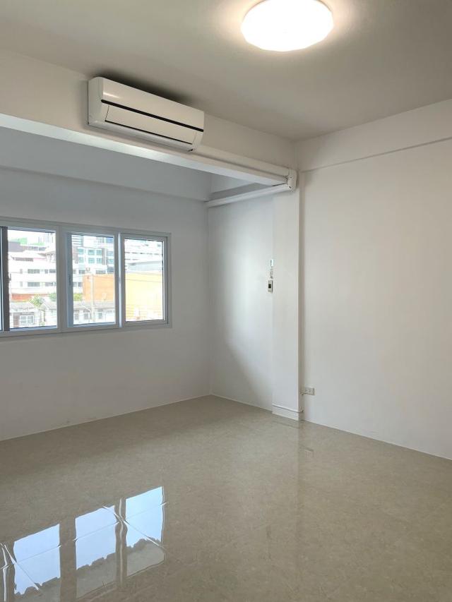 Storey Townhome for Rent in the Heart of Thonglor — Ideal for Living or Home Office | Near BTS Ekkamai | THB 80,000 per Month 14