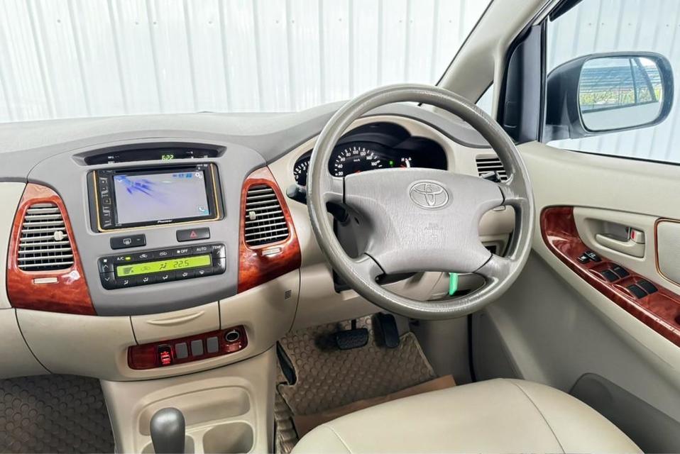 Toyota Innova 2.0G เบนซิน เกียร์ออโต้ ปี2010 16