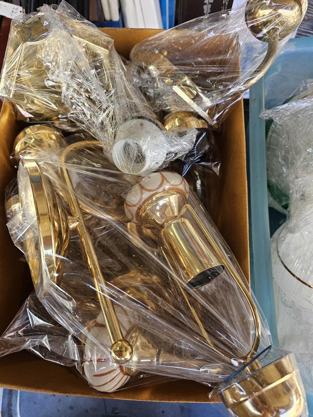 โคมไฟเก่าเก็บโละสต็อก 12