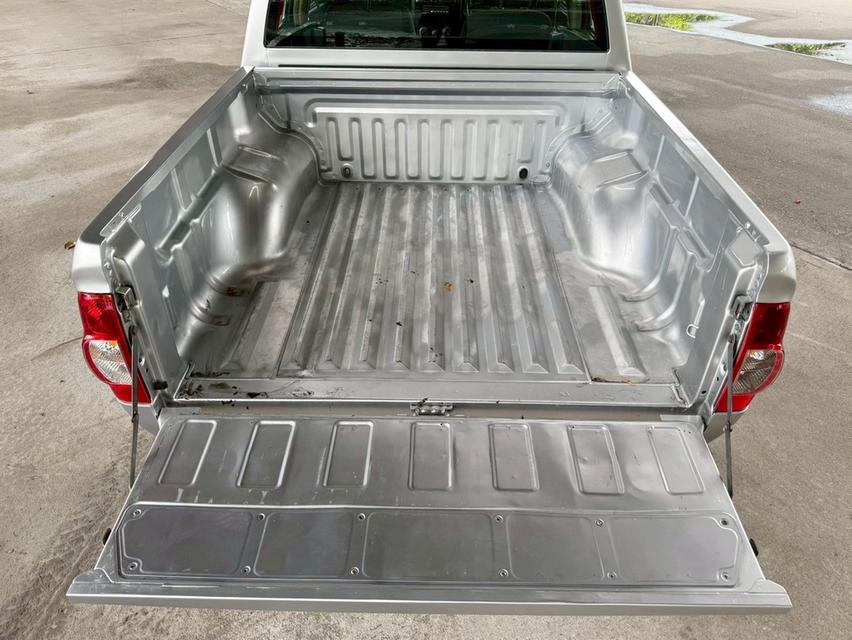 Isuzu D-MAX Double Cab 3.0 AT ปี 2011 9